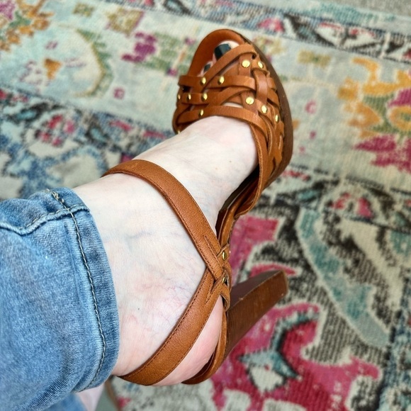 🎉Michael by Michael Kors Classic Brown Leather 5” Heels w/Gold Accents Size 8 - Picture 5 of 13